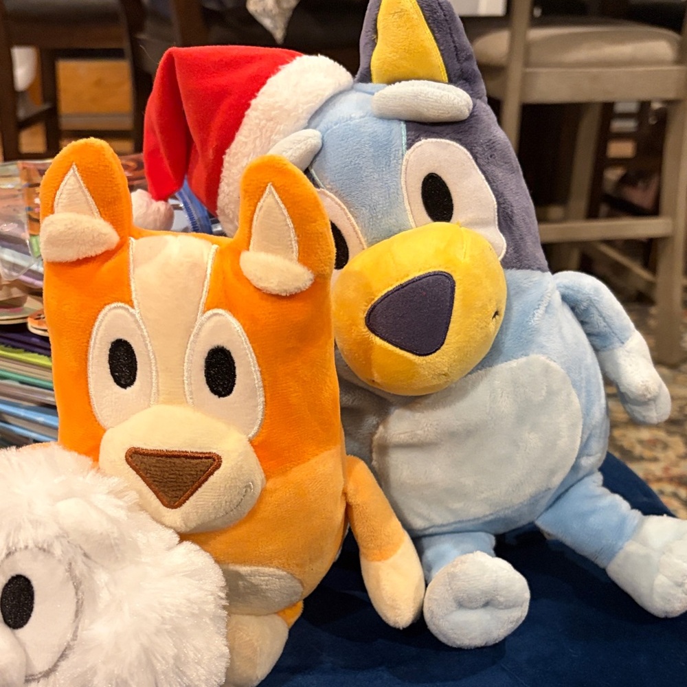 Bluey Plush Toy Collection with doll house - Picture 5 of 8